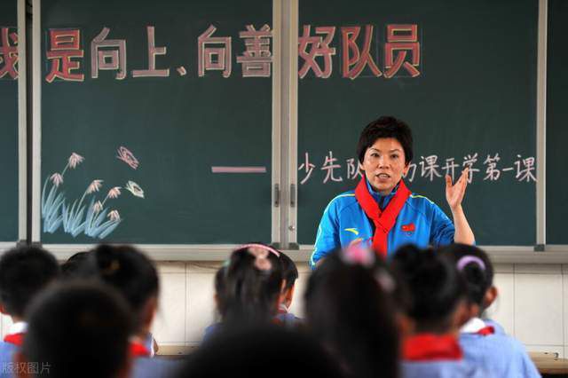 在出演张艺谋的《归来》后，巩俐获得了许多有趣角色的邀约，;简单的角色不需要我了，;作为一名演员，我接受角色的标准就是，导演是谁、班底有谁，最重要的是有没有一个好剧本，无论是电影还是电视都一样